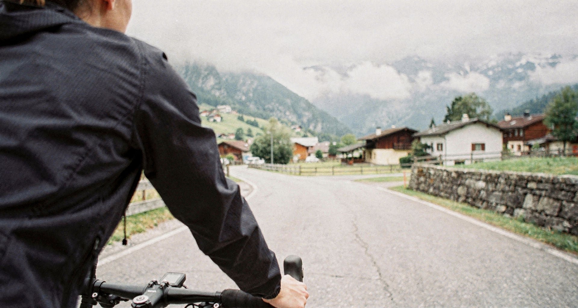 Schambein Schmerzen beim Radfahren – Ursachen, Tipps und der richtige Sattel - Alpensattel.de