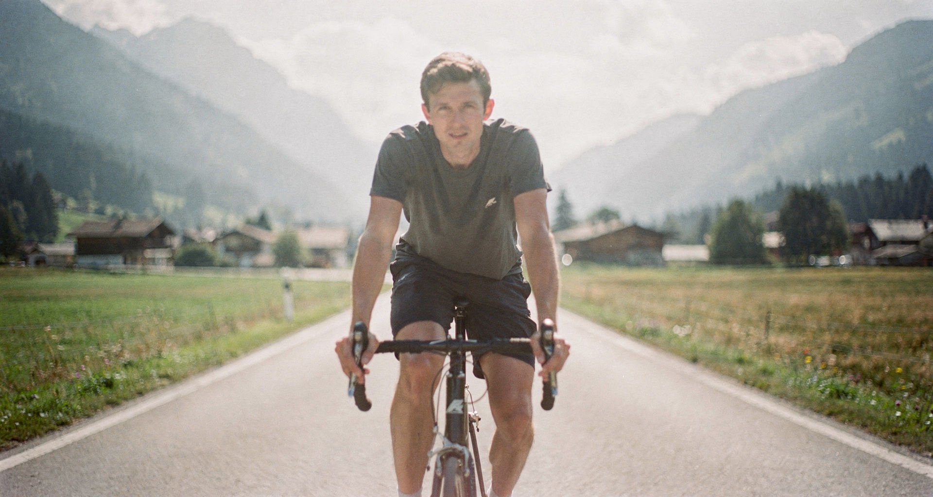 Taubheitsgefühl beim Radfahren – Was wirklich hilft (mit Satteltipp) - Alpensattel.de