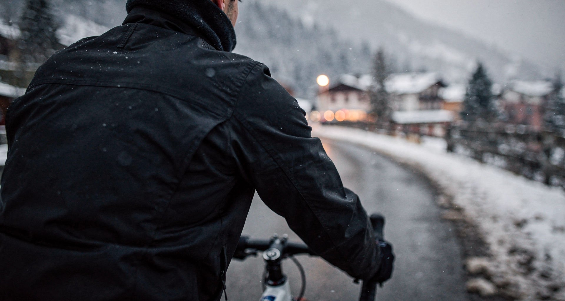 Winterbekleidung für Radfahrer: Must-Haves für die kalte Jahreszeit - Alpensattel.de